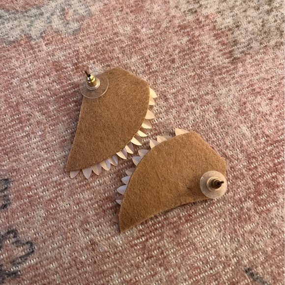 Wing earrings - Picture 2 of 2